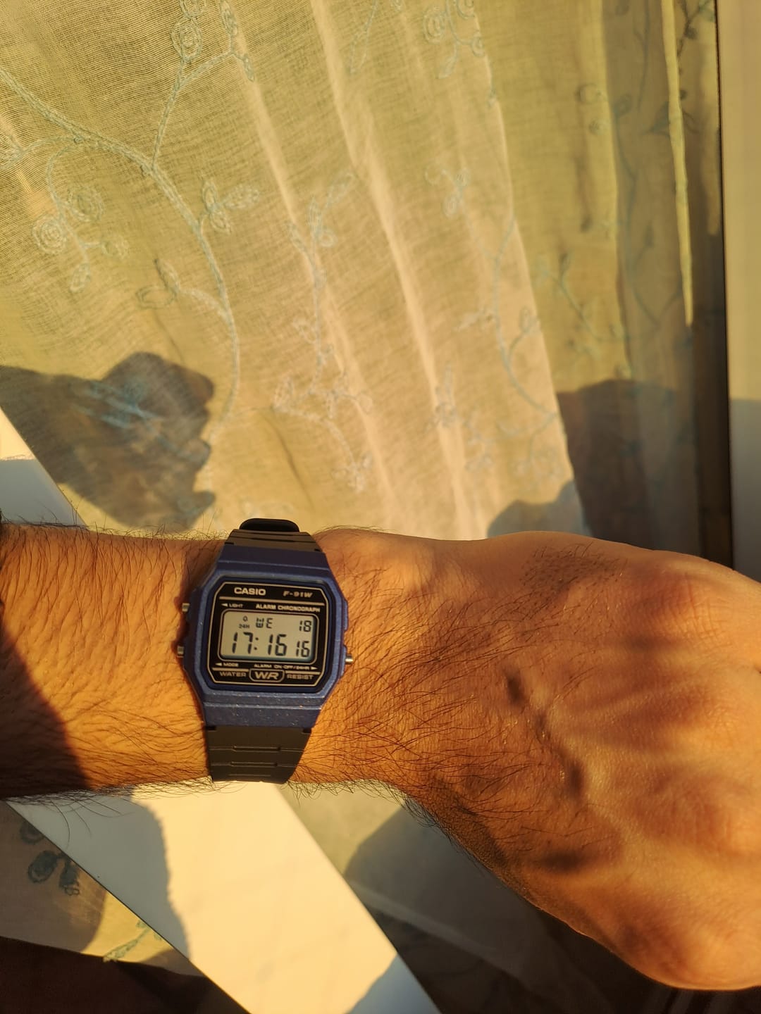 Customer photo review of Reloj Casio Vintage F-91WM-2ADF Azul/Negro