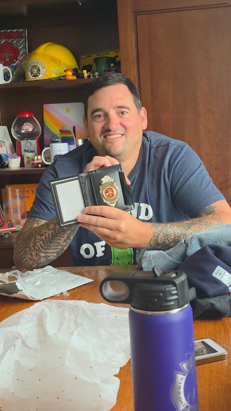Customer photo review of SW4 New Leather Badge Case