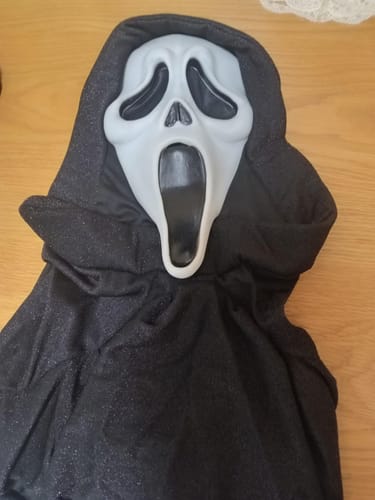 Customer photo review of Máscara GhostFace Original Funworld - Edição 25 Anos