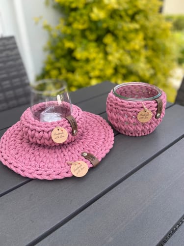 Customer photo review of Label-Set "Mit Liebe gehäkelt" - Kunstleder Label für Häkelkörbe, Label aus Kunstleder - CS0049