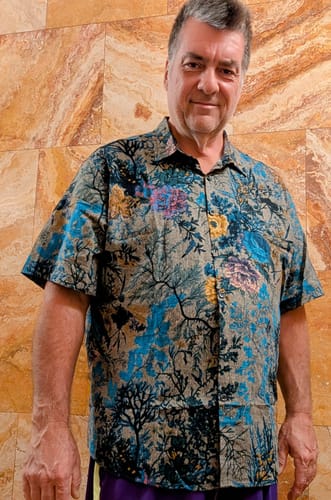 Customer photo review of Men's Breathable Retro Floral Pattern Short Sleeve Shirt