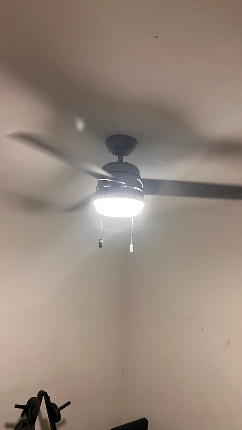 Customer photo review of Ventilador de Techo Aker Exterior con Luz 52 pulgadas