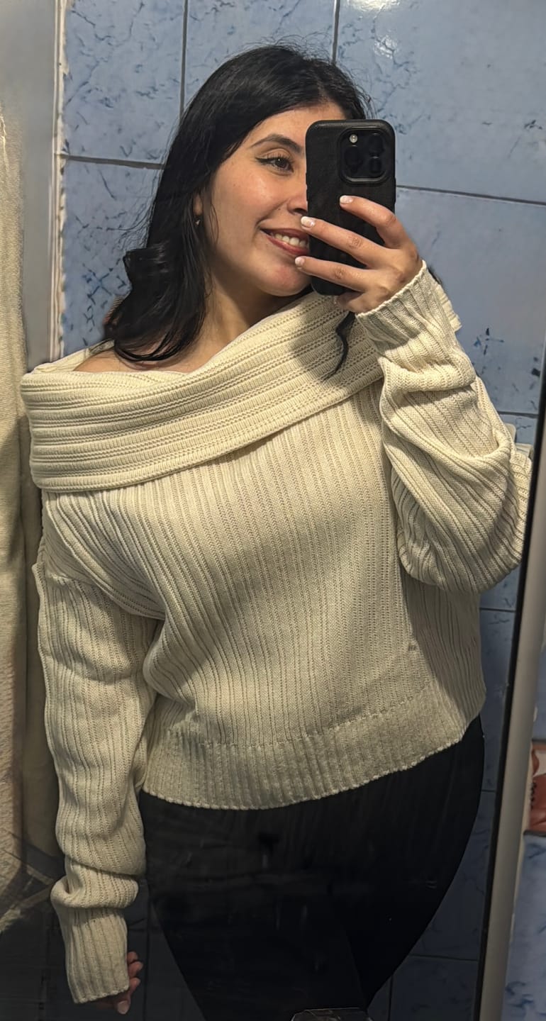 Customer photo review of SWEATER LINA CRUDO (PREVENTA 2)