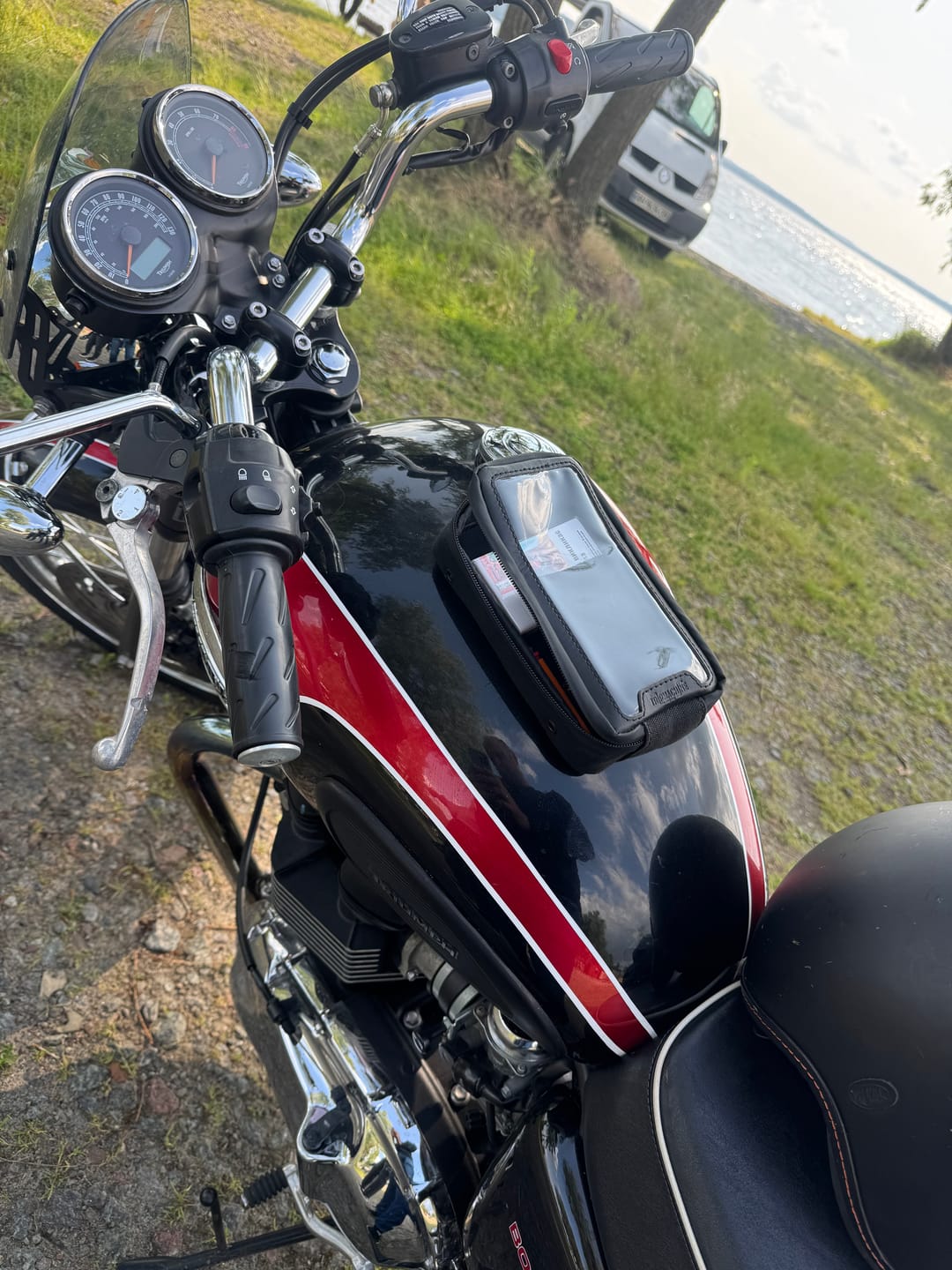 Customer photo review of navigator