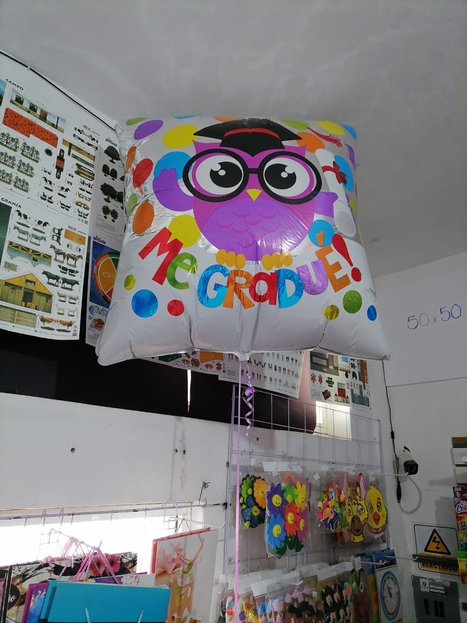 Customer photo review of GLOBO METALICO 9" GRADUACION MUCHO EXITO