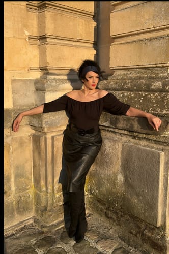 Customer photo review of Vacation Blouse in Black - Vixen by Micheline Pitt