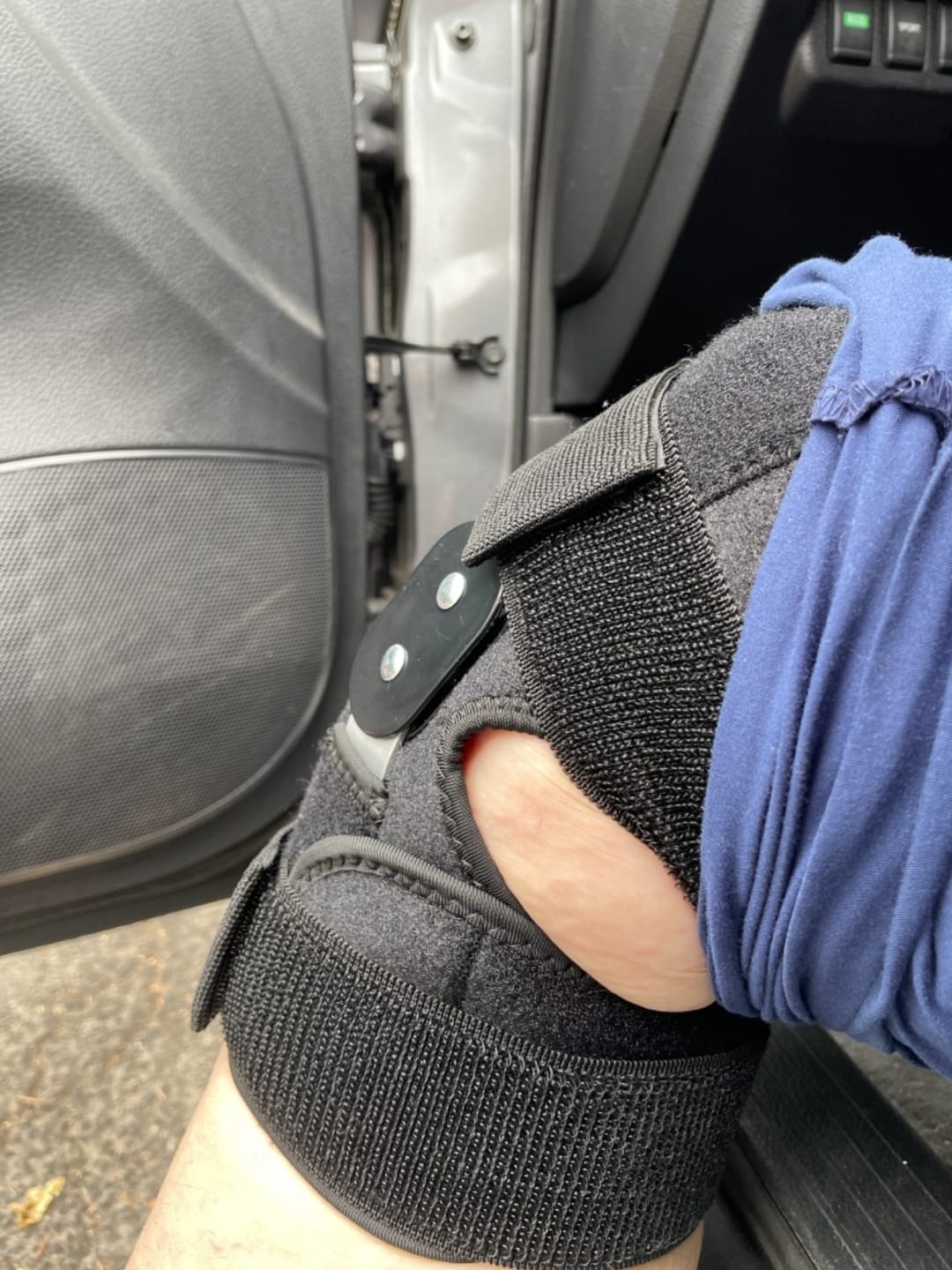 Customer photo review of WeRelieve™ Orthopedic Knee Pad
