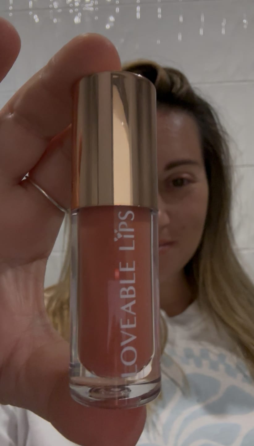Customer photo review of Nude Glow Lip Gloss