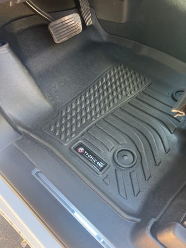 Customer photo review of Pisos Calce Perfecto Chevrolet Silverado LTZ/TRAILBOSS 2019 al 2023