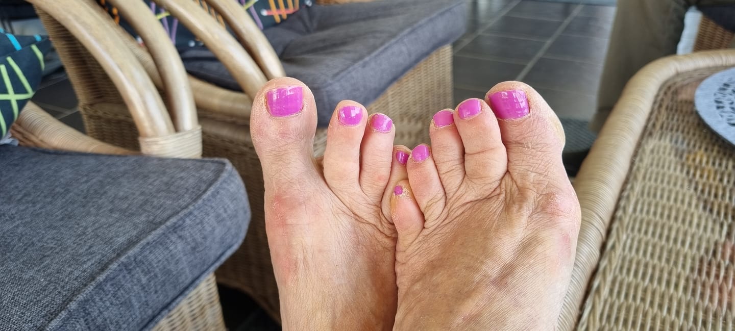 Customer photo review of Green reactive, vegan nail polish "Didier Lab", like totally, 10ml