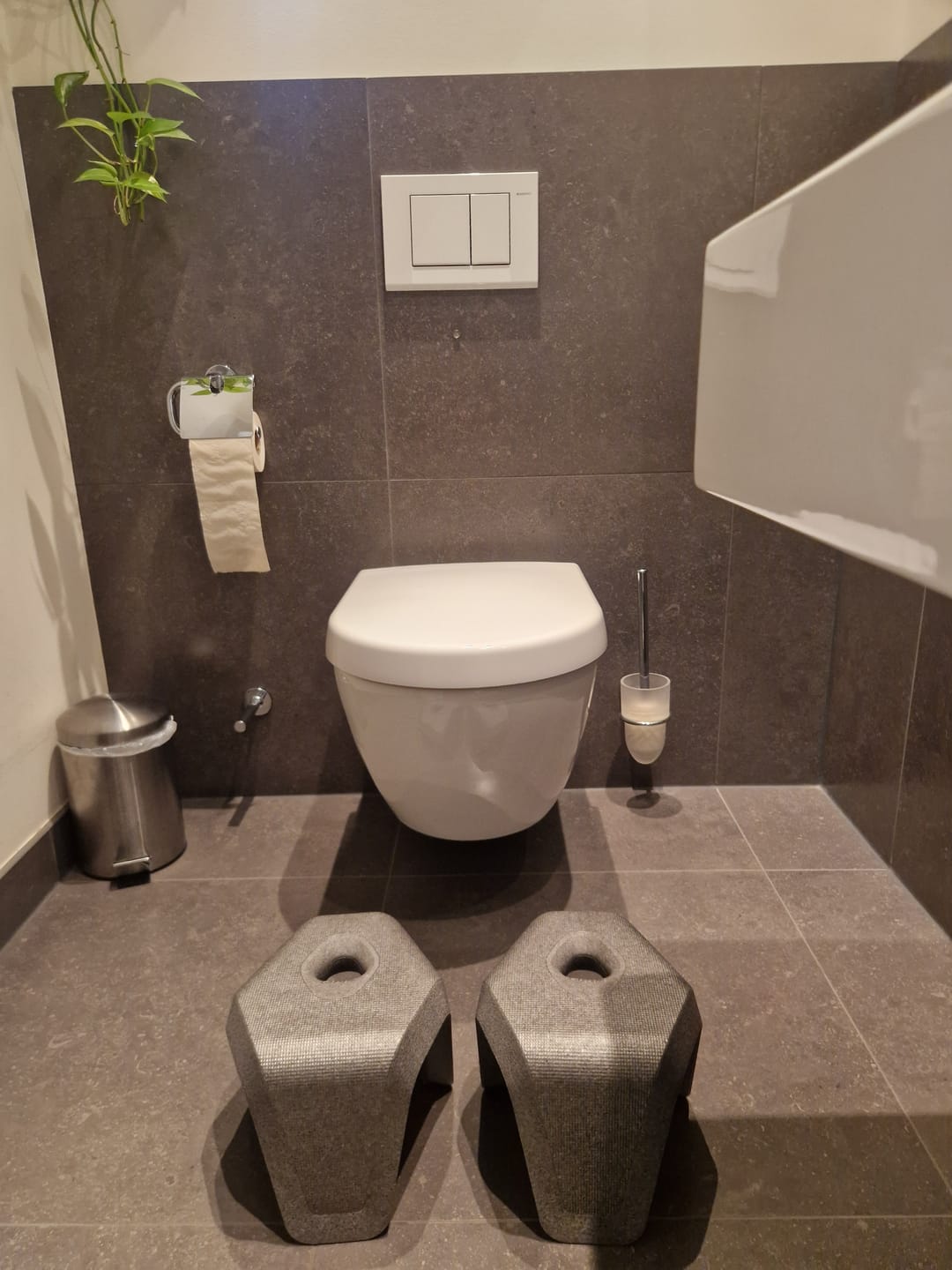 Customer photo review of stuul® Toilet Stool | The Poop Stool | Classic Collection
