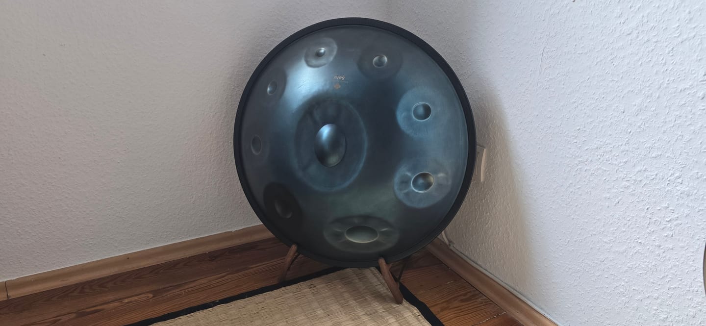 Customer photo review of Handpan Halter / Allzweck Musikinstrumentenständer
