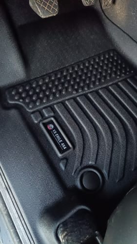Customer photo review of Pisos Calce Perfecto Volkswagen Amarok años 2011 al 2023