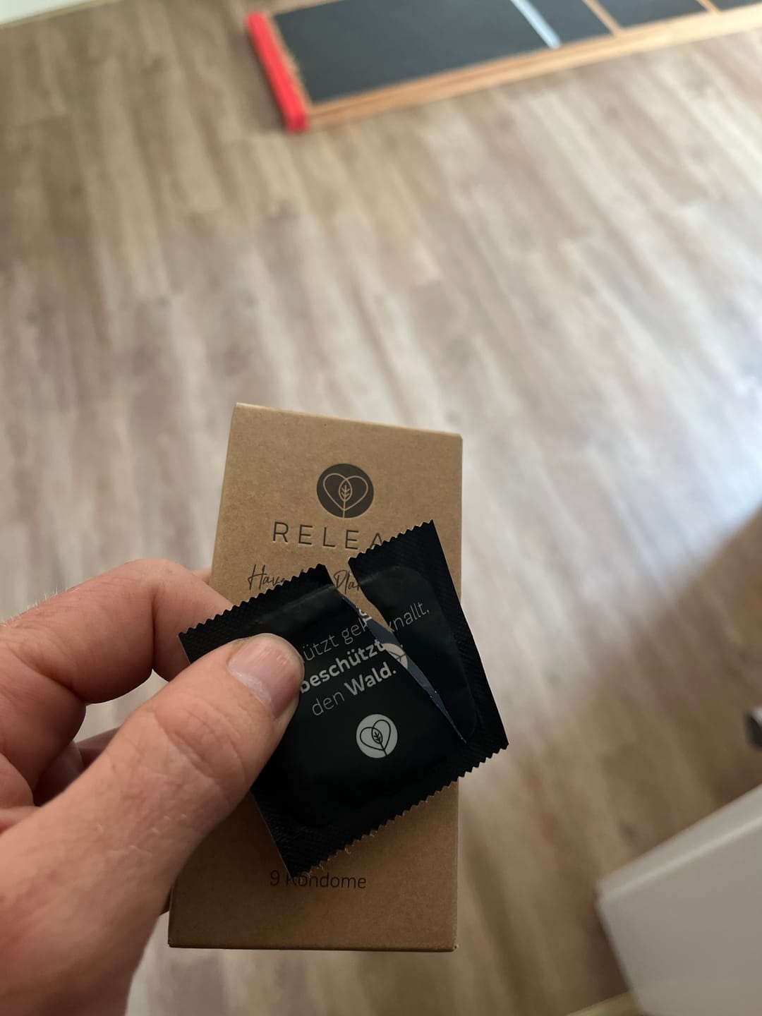Customer photo review of Releaf | Baumpflanzende Kondome