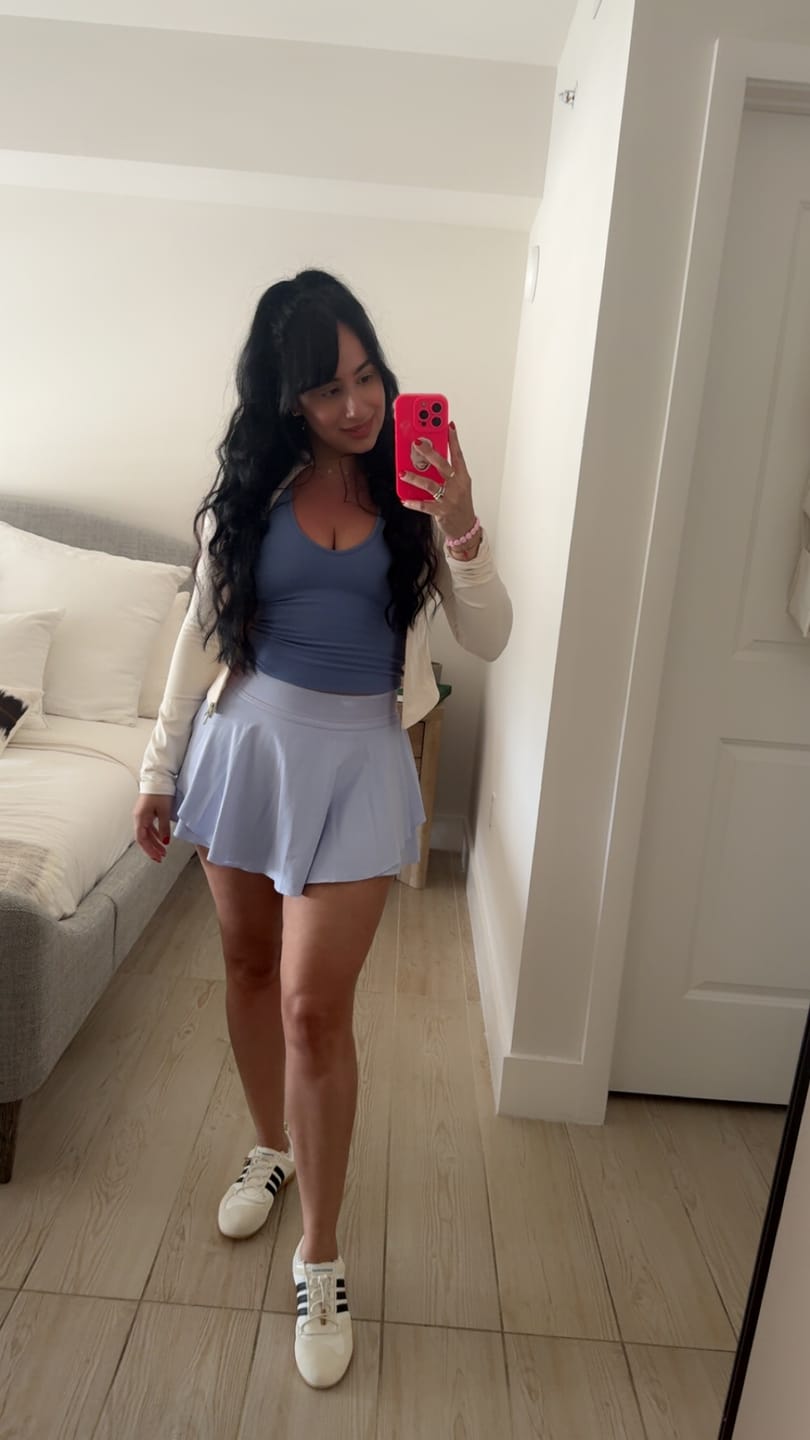 Customer photo review of The Essentials Legging / French-Blue