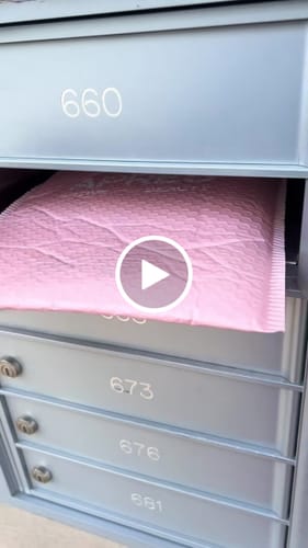 Customer video review of Silk Scrunchies Hair Tie Set