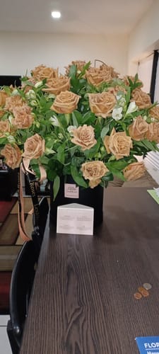 Customer photo review of Cappuccino Box - 50 Roses