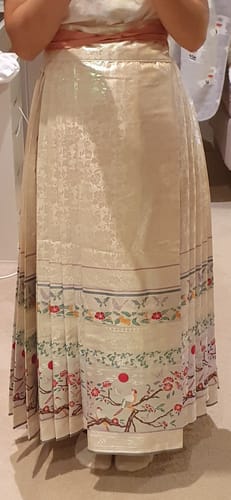 Customer photo review of Xique Dengzhi 喜鹊登枝 Perched Magpie Opalescent Custom Mamian Skirt