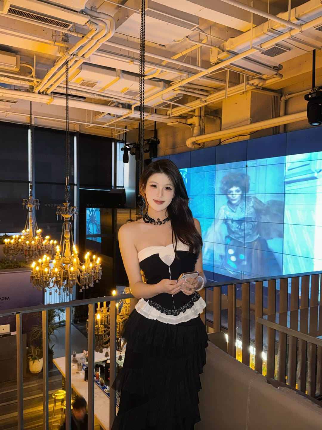 Customer photo review of Rase le sol Ruffled Panel Bustier Top