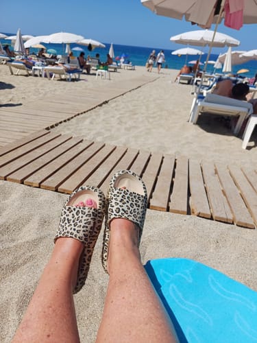 Customer photo review of HappyFlops Limited Editions