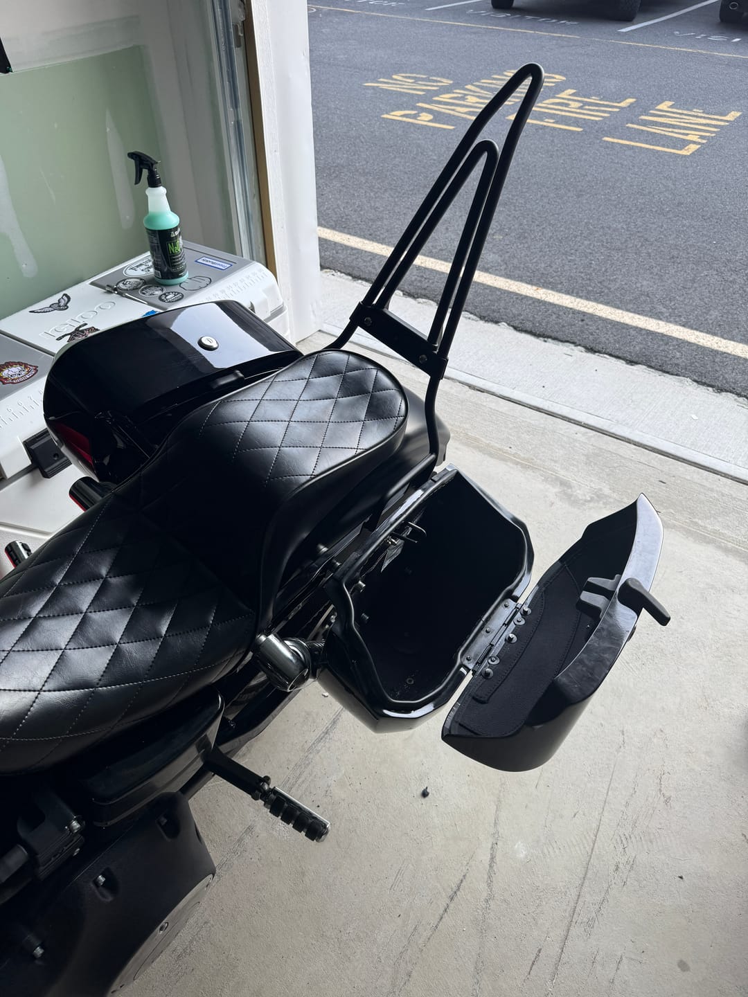 Customer photo review of 36L - Lamellar Raven Extra Large Shock Cut-out Painted Hard Saddlebags for Harley Dyna Street Bob FXDB/I