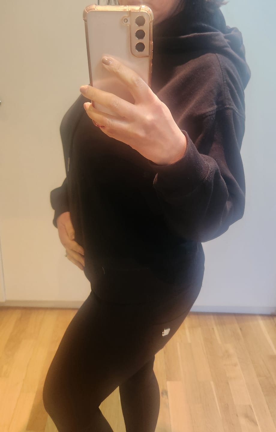 Customer photo review of Gym Bunny Booty Boosting Leggings - black