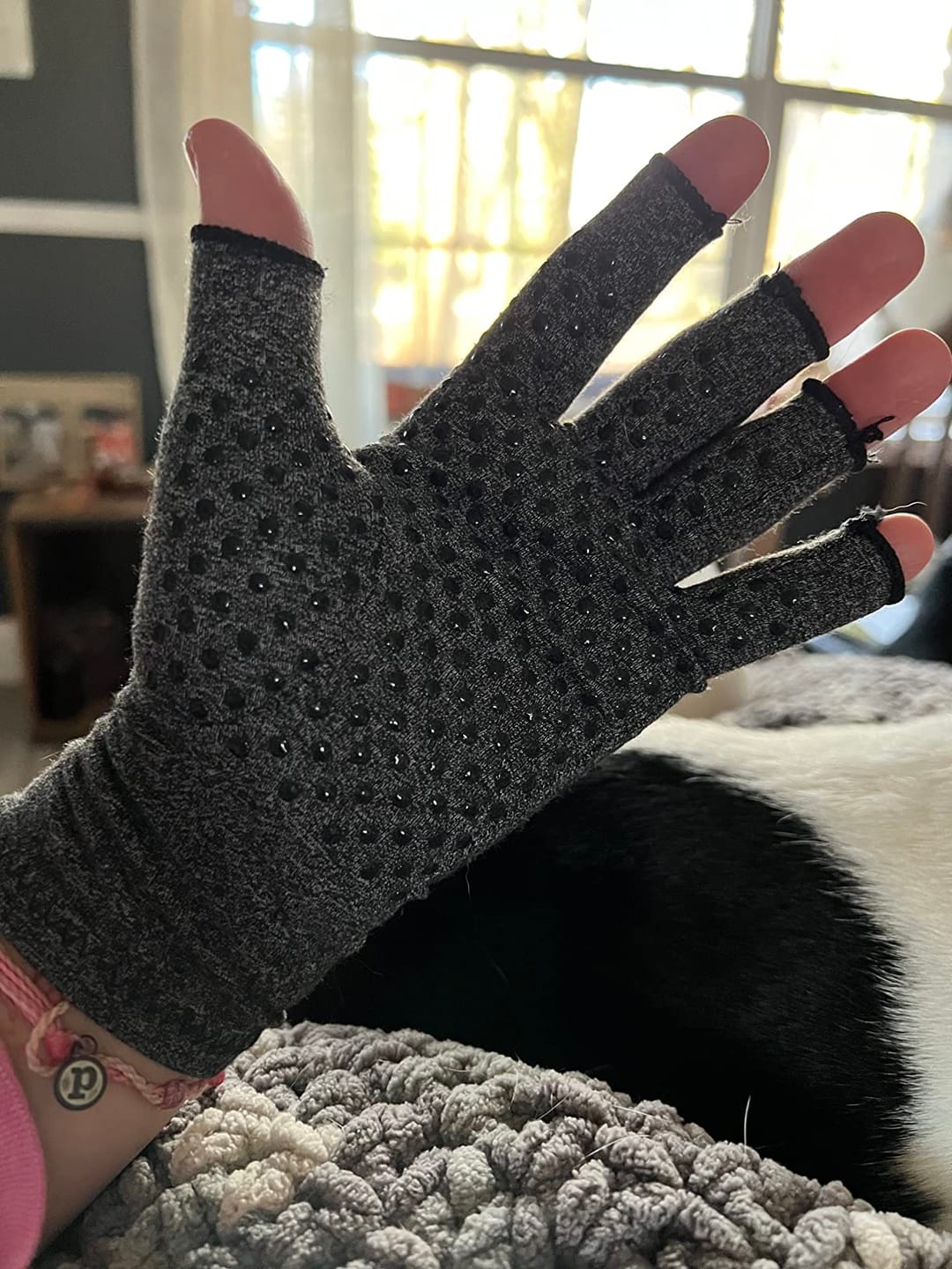 Customer photo review of WeRelieve™️ - Arthritis Compression Gloves