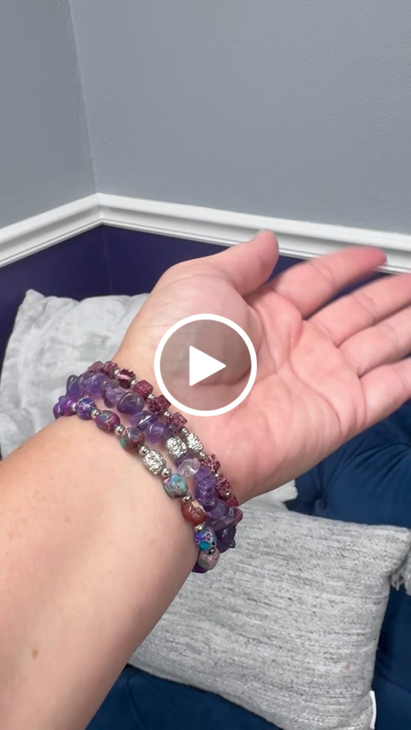 Customer video review of Royal Amethyst Stretch Apple Watch Strap