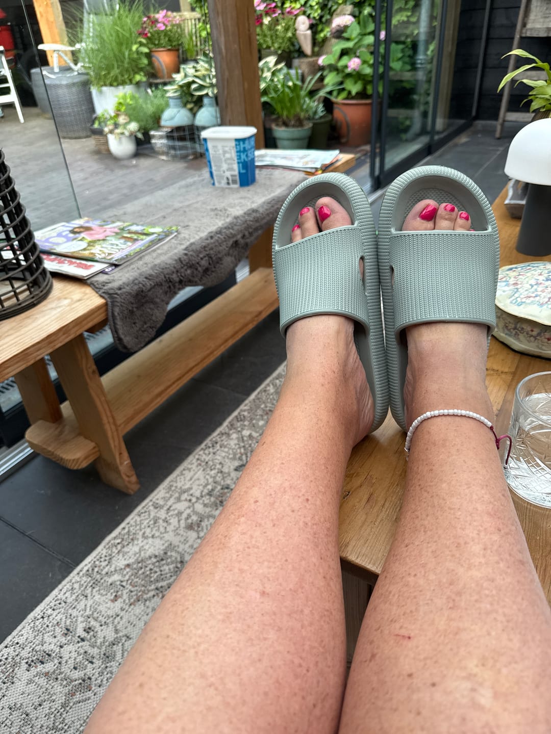 Customer photo review of HappyFlops Nordic Collection