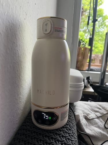 Customer photo review of Big Bundle (Flaschenwärmer + Fläschchenbürste + Milchpulvertransportbox + Schnell-Ladegerät)