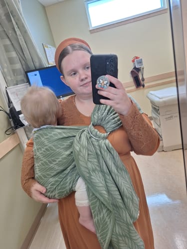 Customer photo review of Trias Laurel DidySling Ring Sling by Didymos