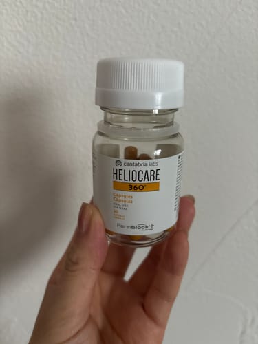 Customer photo review of ヘリオケア360° ORAL（飲む日焼け止め）