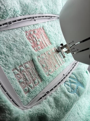 Customer photo review of Singer SE9185 Sewing, Quilting and Embroidery machine - Singers latest combination machine that does it all - 30 day trial of Creativate software - New 2025 model