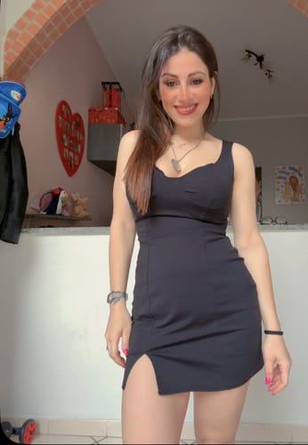 Customer photo review of Abito Black aderente corto