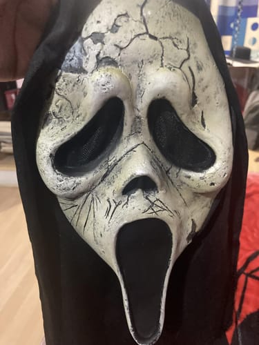 Customer photo review of Ghost Face Máscara Envelhecida - Original Fun World