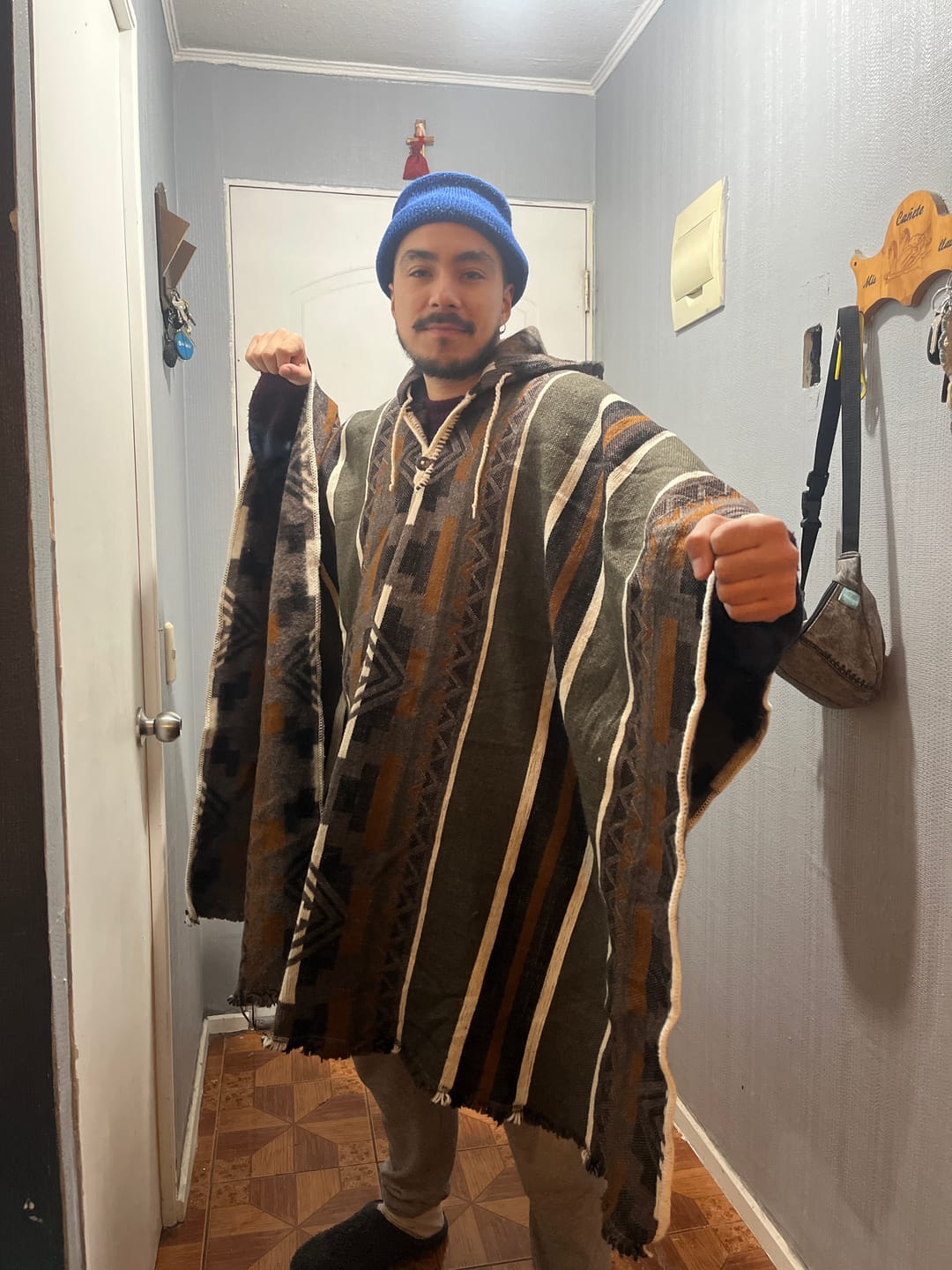 Customer photo review of PONCHO PREMIUM VICUÑA CON CAPUCHA