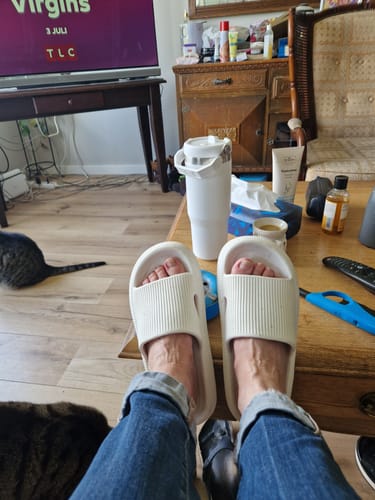Customer photo review of HappyFlops