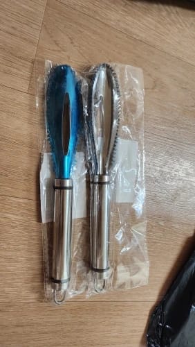 Customer photo review of Easy Fish Scales Scraper
