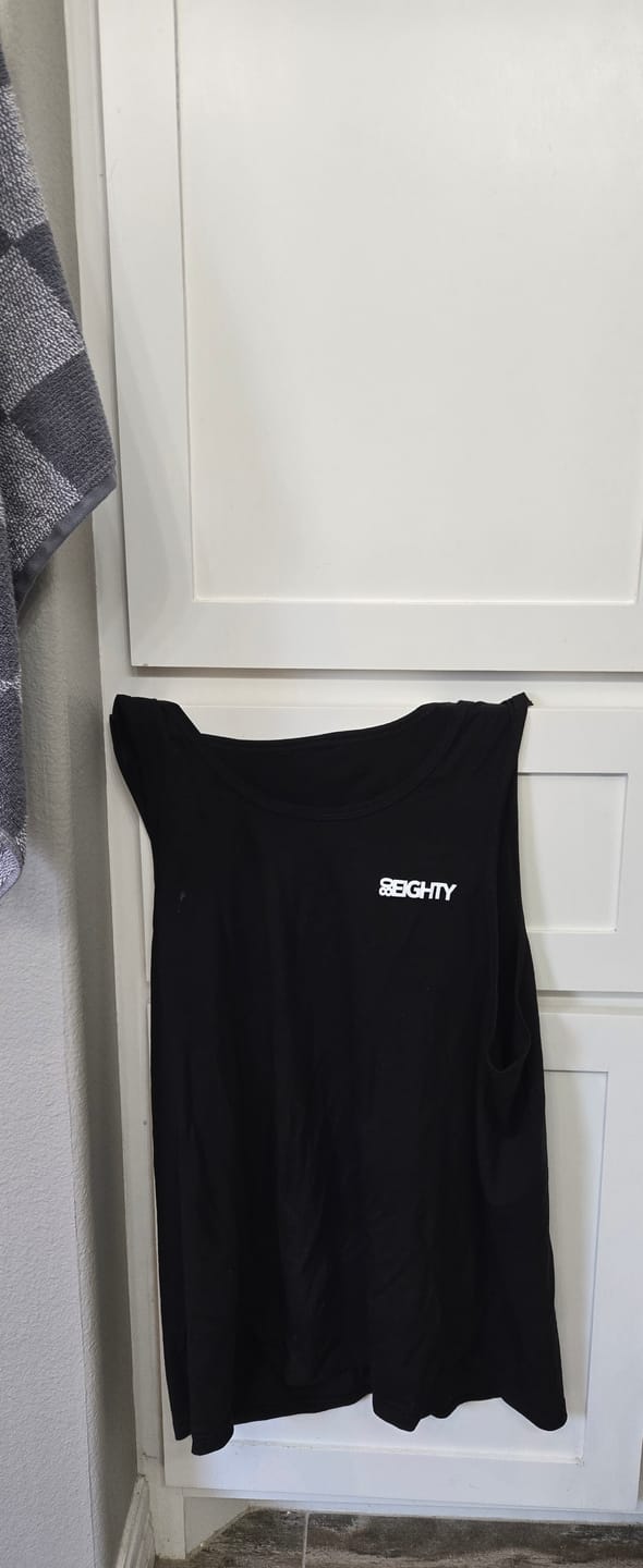 Customer photo review of 80Eighty® Classy Tank