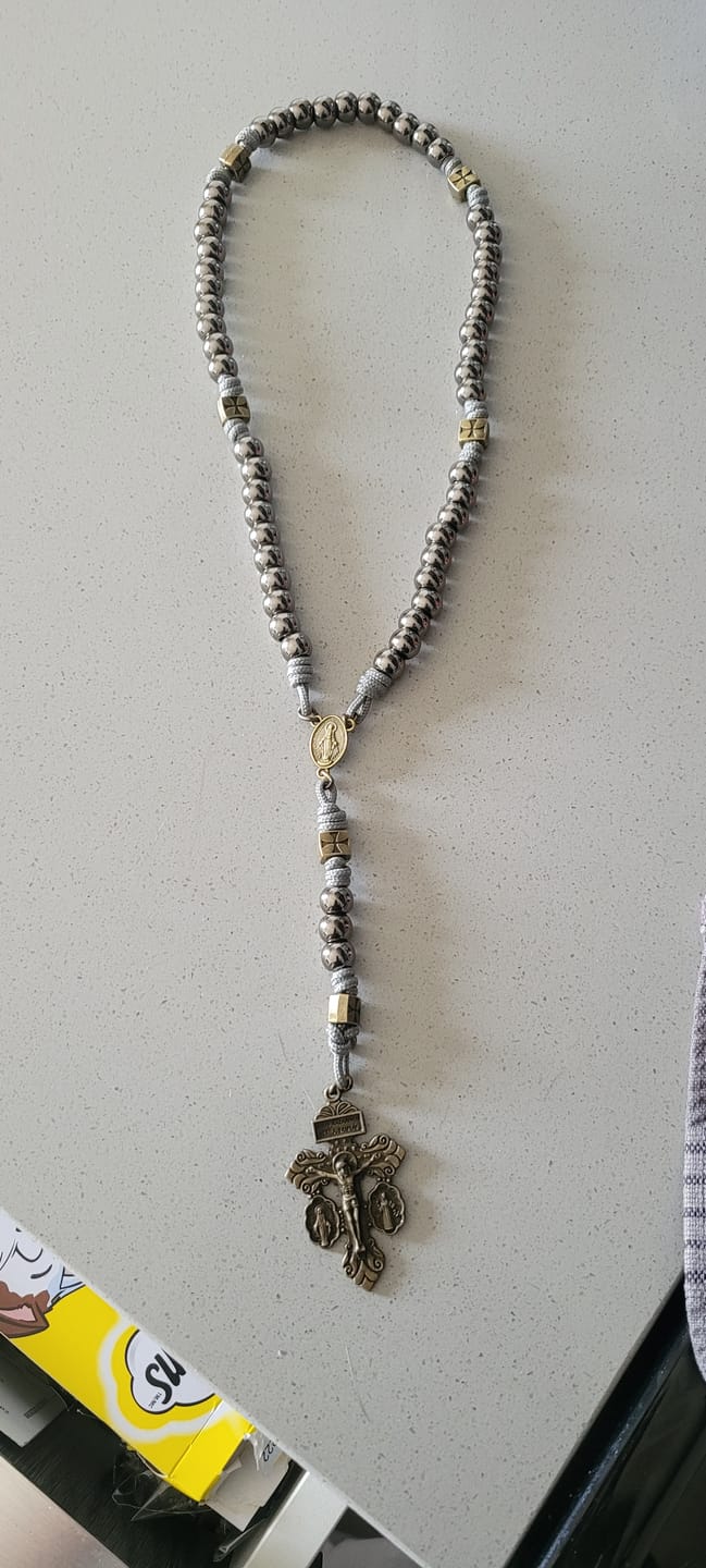 Customer photo review of FREE Today: Miraculous Medal & Crucifix of 8 mm Round Silver Black Gallstone Nylon Cord Rosary