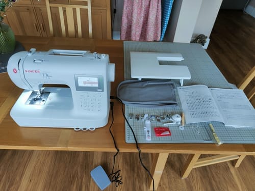 Customer photo review of Singer Stylist 9100 Sewing Machine - 400 stitch patterns with 2 fonts for letter and number sewing