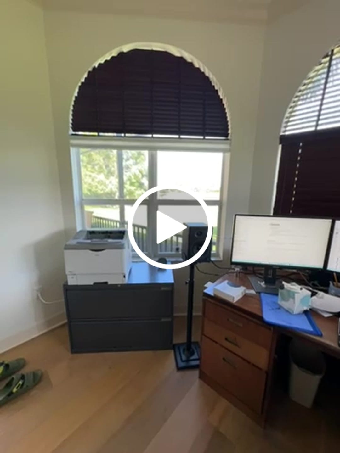 Customer video review of SmartWings Motorized Light Filtering Cellular Shades Nowa