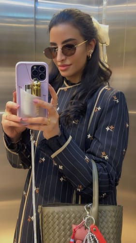 Customer photo review of Flex Pouch® Phone Case