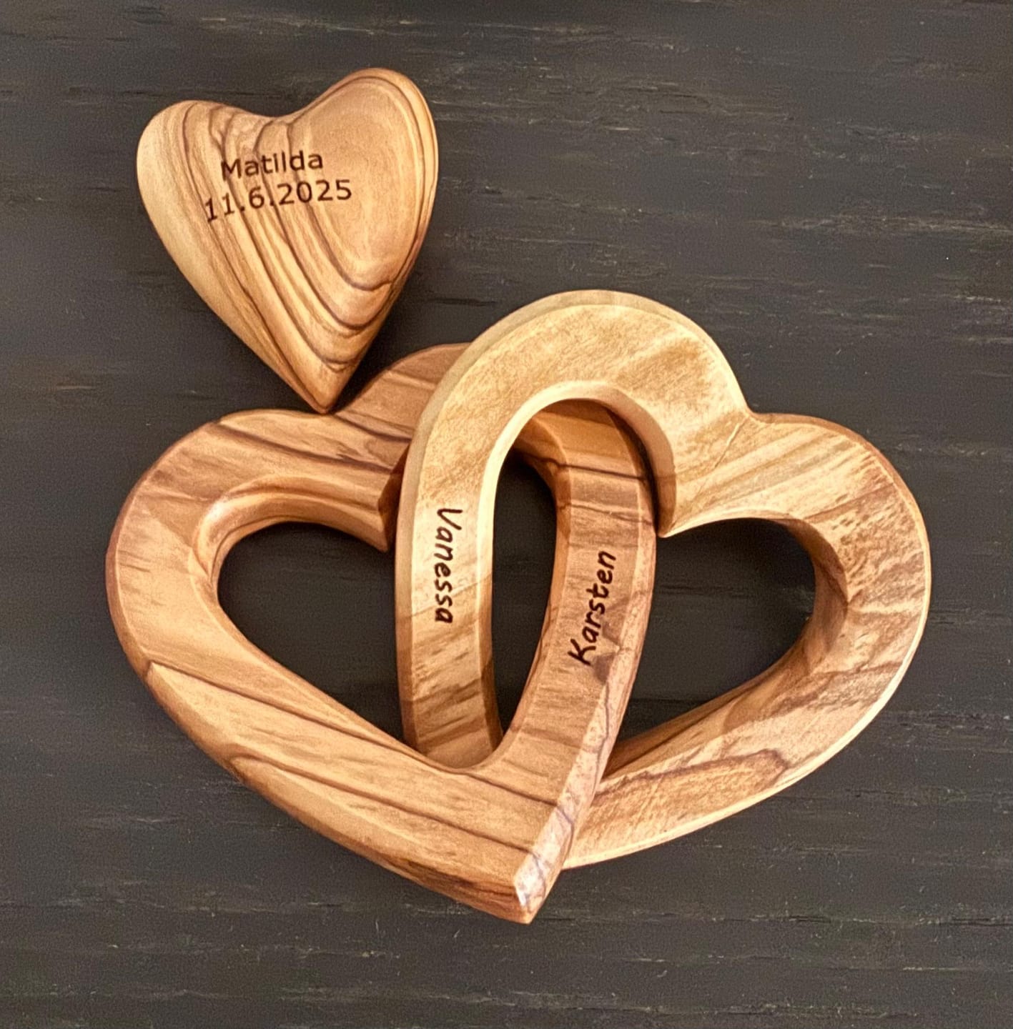 Customer photo review of Personalisiertes Olivenholz Herz Handschmeichler mit Gravur
