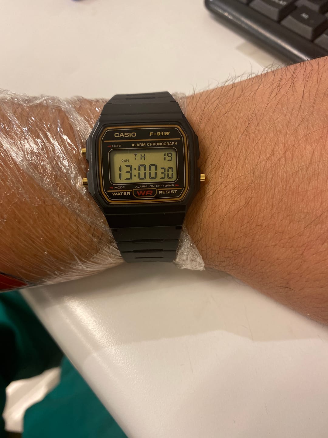 Customer photo review of Reloj Casio Vintage F-91WG-9SDF Clásico Líneas Amarillas