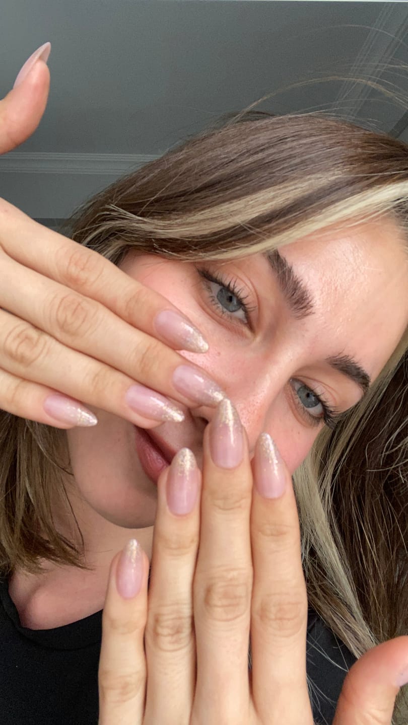 Customer photo review of Glitter Dust - Medium Almond - 30 Adet Takma Tırnak