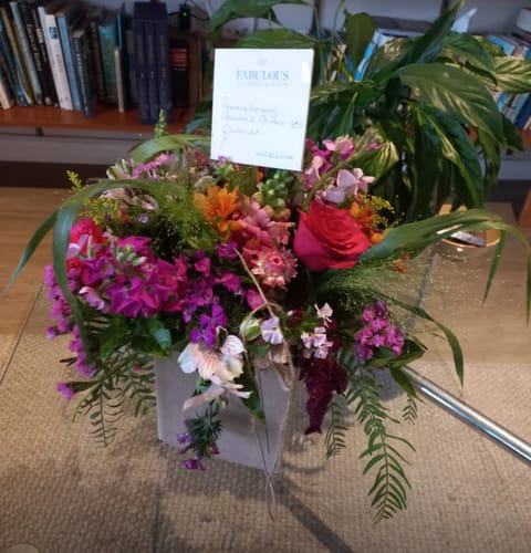 Customer photo review of Summer Delight Posy Box