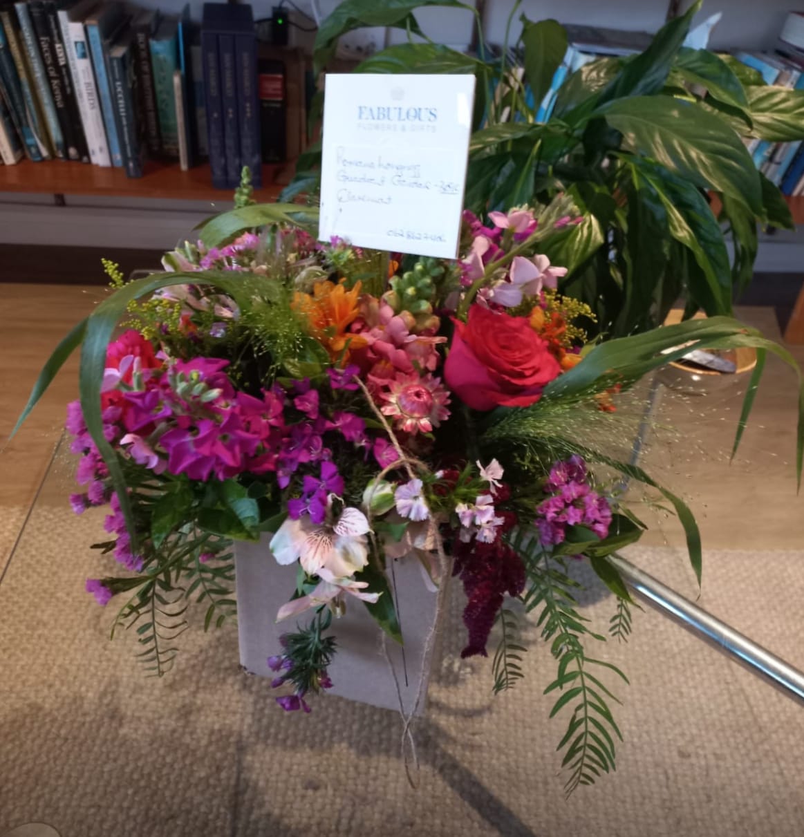 Customer photo review of Summer Delight Posy Box