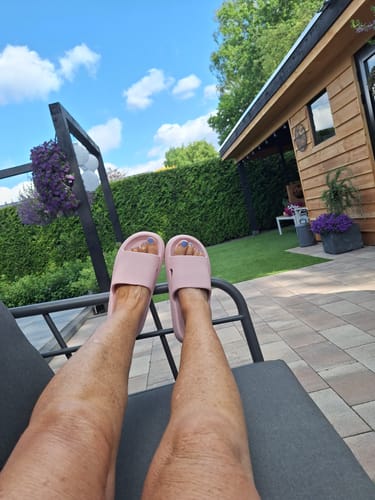 Customer photo review of HappyFlops