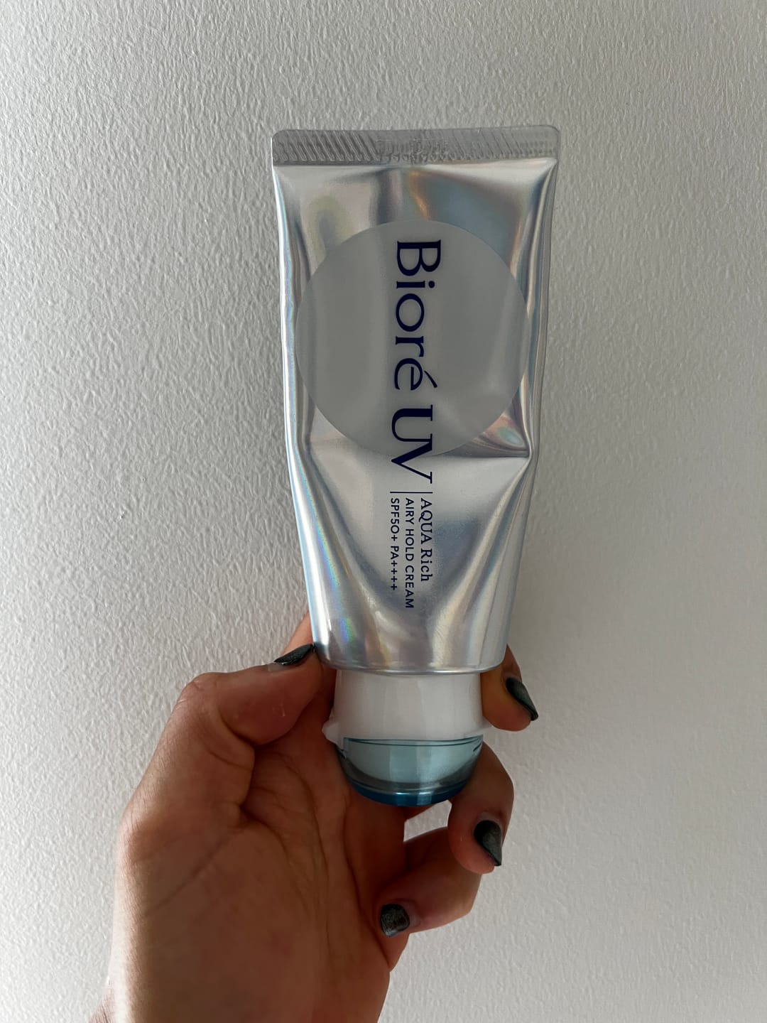 Customer photo review of Biore UV Aqua Rich Airy Hold Cream SPF 50+ PA++++ 70g